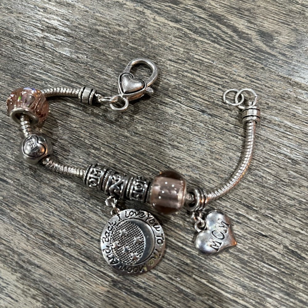 🌤️ Mom Charm Bracelet